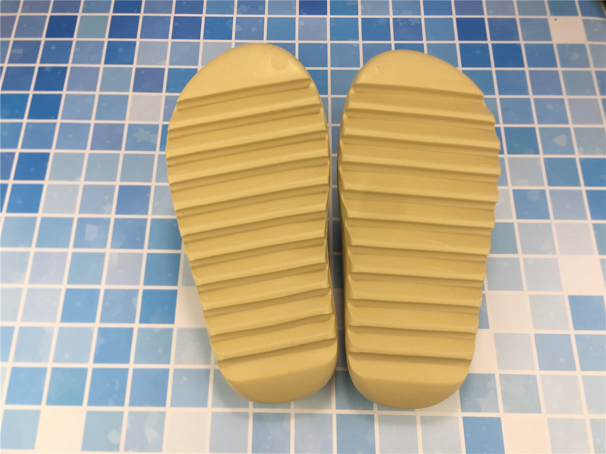 Free Shipping Yeezy Slides Desert Sand FW6344